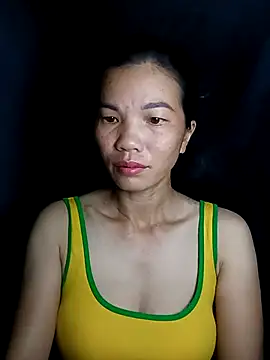 Snapshot of Style-lee chatting on 10/20/25, 10:10 Style-lee online show from 10/20/25, 10:10