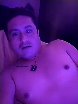 Snapshot of checheludo23 chatting on 11/04/25, 10:36 checheludo23 online show from 11/04/25, 10:36