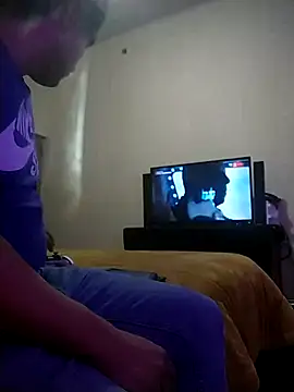 Snapshot of checheludo23 chatting on 02/08/26, 03:32 checheludo23 online show from 02/08/26, 03:32