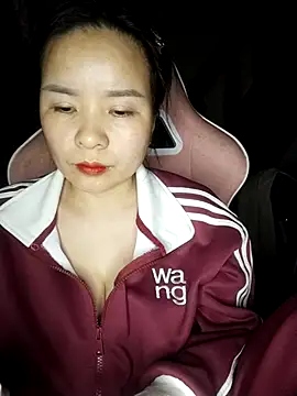 Snapshot of Listen-ly chatting on 11/12/25, 02:50 Listen-ly online show from 11/12/25, 02:50