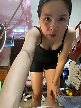 Listen-ly online show from 11/22/25, 04:00