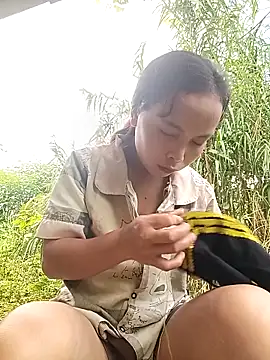 Nguyet2k4 online show from 10/17/25, 07:11