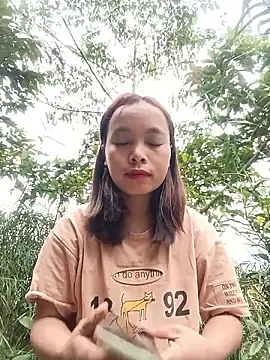 Nguyet2k4 online show from 01/08/26, 12:24