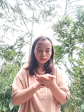 Nguyet2k4 online show from 02/12/26, 12:38