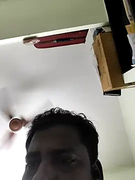 Snapshot of Vickyins480000 chatting on 05/17/26, 02:02 Vickyins480000 online show from 05/17/26, 02:02