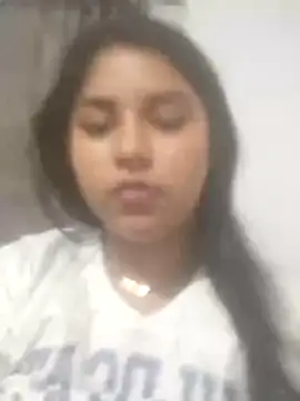 Snapshot of angie_hott chatting on 12/04/25, 08:23 angie hott online show from 12/04/25, 08:23