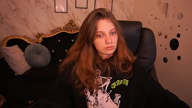 CuteeFoxy online show from 05/13/26, 12:46