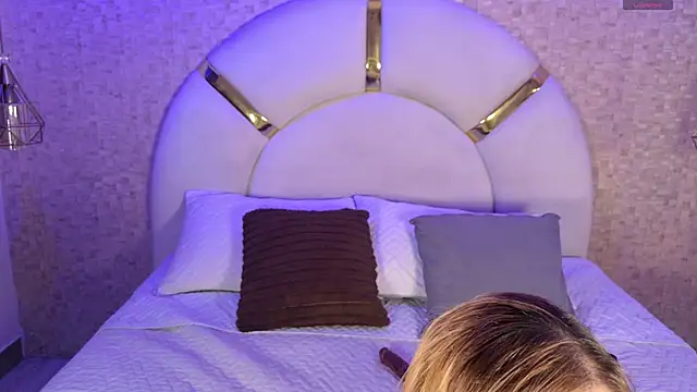 emmy rose25 online show from 11/14/25, 11:53