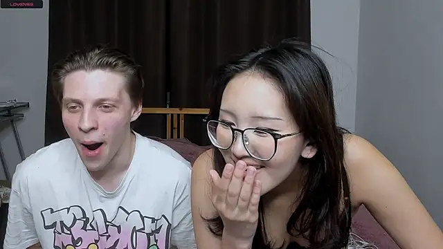 Snapshot of Blossomandbee chatting on 11/07/25, 09:26 Blossomandbee online show from 11/07/25, 09:26