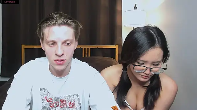 Snapshot of Blossomandbee chatting on 12/03/25, 12:07 Blossomandbee online show from 12/03/25, 12:07