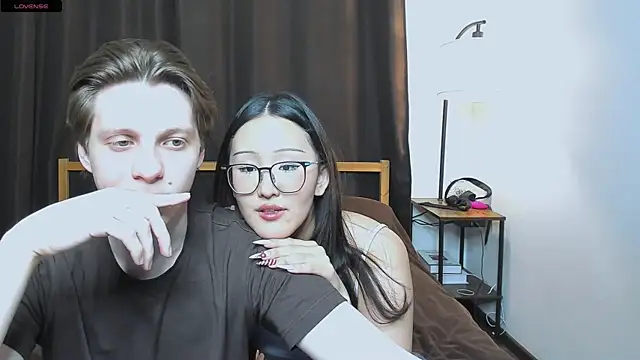 Snapshot of Blossomandbee chatting on 01/07/26, 11:29 Blossomandbee online show from 01/07/26, 11:29