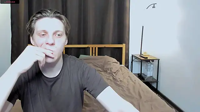 Snapshot of Blossomandbee chatting on 01/09/26, 12:24 Blossomandbee online show from 01/09/26, 12:24