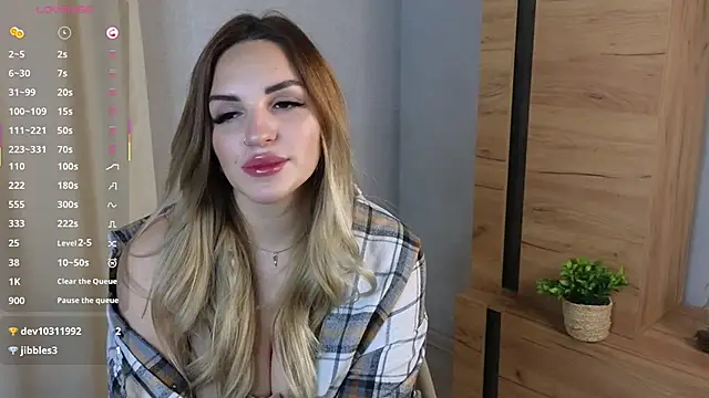 Snapshot of LustLagoon chatting on 11/13/25, 06:12 LustLagoon online show from 11/13/25, 06:12