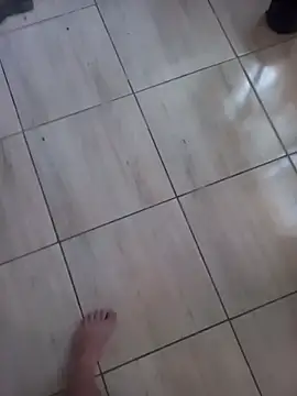 Snapshot of Motoboy100 chatting on 11/20/25, 11:32 Motoboy100 online show from 11/20/25, 11:32