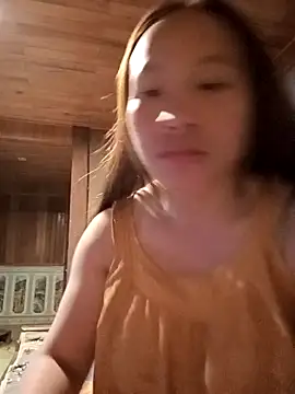 Snapshot of Mising5022 chatting on 10/31/25, 12:28 Mising5022 online show from 10/31/25, 12:28