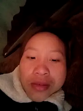 Snapshot of Mising5022 chatting on 12/16/25, 03:33 Mising5022 online show from 12/16/25, 03:33