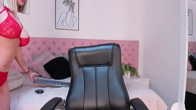 Snapshot of Hanna_Garciia chatting on 10/19/25, 08:20 Hanna Garciia online show from 10/19/25, 08:20