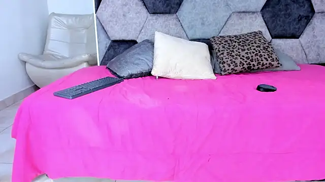 Snapshot of Hanna_Garciia chatting on 11/01/25, 08:00 Hanna Garciia online show from 11/01/25, 08:00