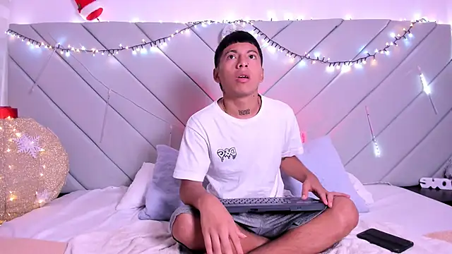 little kris1 online show from 12/04/25, 12:36