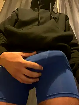 Snapshot of Rebeudeter_ chatting on 12/17/25, 05:41 Rebeudeter online show from 12/17/25, 05:41