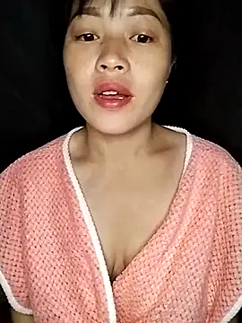 Snapshot of Hani-i chatting on 10/27/25, 09:08 Hani-i online show from 10/27/25, 09:08