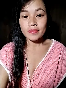 Snapshot of Hani-i chatting on 11/15/25, 10:04 Hani-i online show from 11/15/25, 10:04