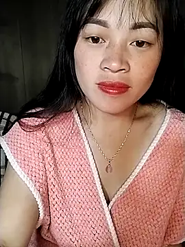 Snapshot of Hani-i chatting on 12/17/25, 09:32 Hani-i online show from 12/17/25, 09:32