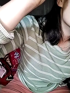 Snapshot of Hani-i chatting on 02/15/26, 09:22 Hani-i online show from 02/15/26, 09:22