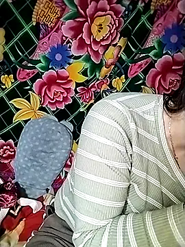 Snapshot of Hani-i chatting on 02/24/26, 09:35 Hani-i online show from 02/24/26, 09:35