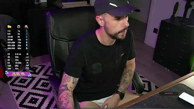 Snapshot of monsieurguitsxxx chatting on 01/12/26, 05:40 monsieurguitsxxx online show from 01/12/26, 05:40