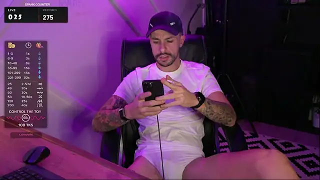 Snapshot of monsieurguitsxxx chatting on 02/04/26, 04:35 monsieurguitsxxx online show from 02/04/26, 04:35