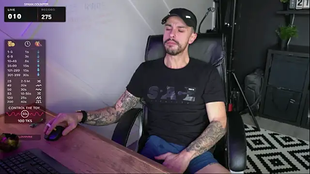 Snapshot of monsieurguitsxxx chatting on 02/05/26, 11:15 monsieurguitsxxx online show from 02/05/26, 11:15