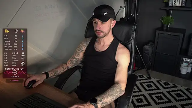 Snapshot of monsieurguitsxxx chatting on 02/16/26, 03:19 monsieurguitsxxx online show from 02/16/26, 03:19