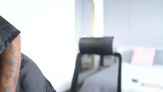 VictoriaBellah online show from 04/15/26, 10:21