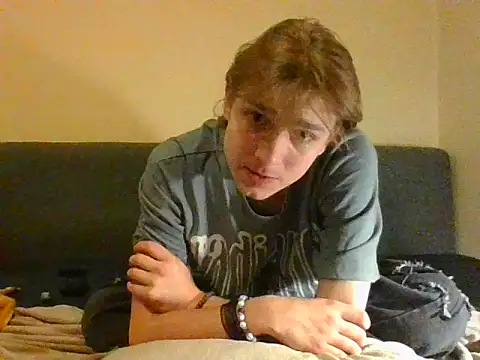 Snapshot of CNxnide chatting on 10/21/25, 02:45 CNxnide online show from 10/21/25, 02:45