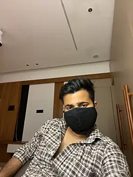 Snapshot of Notme_09 chatting on 10/19/25, 03:23 Notme 09 online show from 10/19/25, 03:23