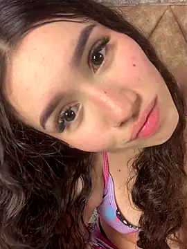 Snapshot of SsexCouplee chatting on 11/13/25, 05:01 SsexCouplee online show from 11/13/25, 05:01