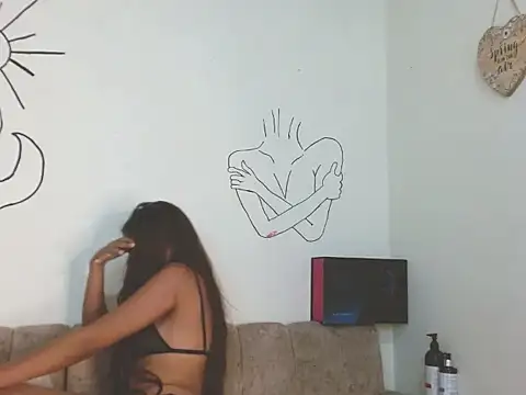 Snapshot of MIS_CINNA_ chatting on 10/18/25, 04:59 MIS CINNA online show from 10/18/25, 04:59