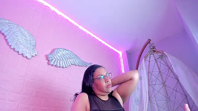 Snapshot of Zamariah chatting on 11/22/25, 03:05 Zamariah online show from 11/22/25, 03:05