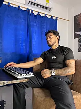 Kylian Alessandro online show from 10/25/25, 06:13