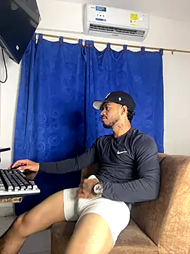 Kylian Alessandro online show from 11/03/25, 06:58