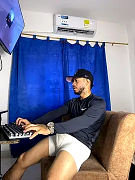 Kylian Alessandro online show from 11/21/25, 03:11