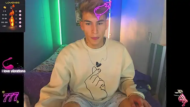 Latin boysxxxx online show from 03/31/26, 03:41