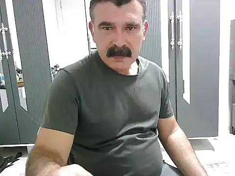 meroglu45 online show from 10/15/25, 06:08