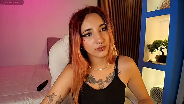 Snapshot of CassidyEvans chatting on 12/17/25, 11:38 CassidyEvans online show from 12/17/25, 11:38