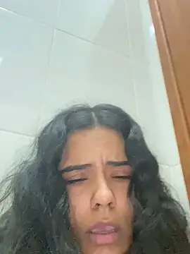 22safadinha69 online show from 04/17/26, 02:25