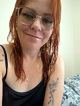 Snapshot of PorcelainDoll1 chatting on 11/17/25, 04:13 PorcelainDoll1 online show from 11/17/25, 04:13