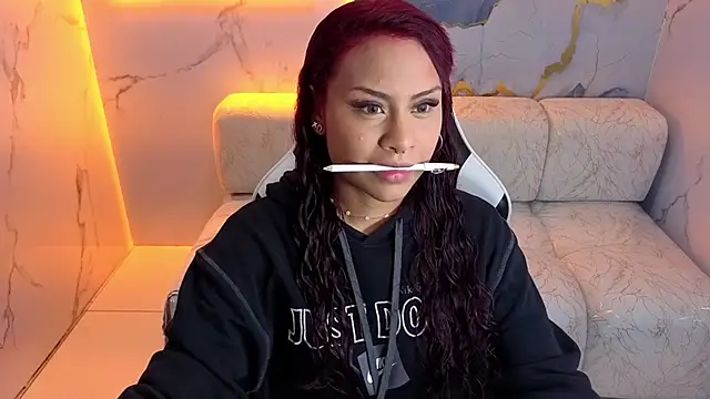 Snapshot of noa_tp chatting on 11/05/25, 12:38 noa tp online show from 11/05/25, 12:38