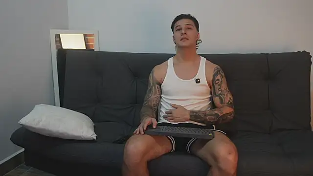 Dominick walker online show from 11/01/25, 08:11