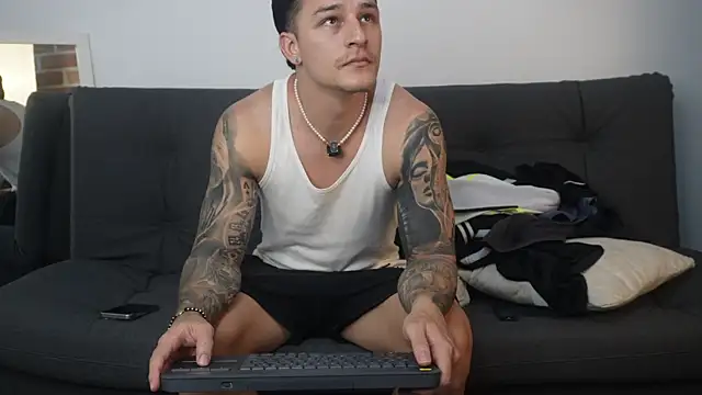 Snapshot of Dominick_walker chatting on 01/14/26, 10:36 Dominick walker online show from 01/14/26, 10:36